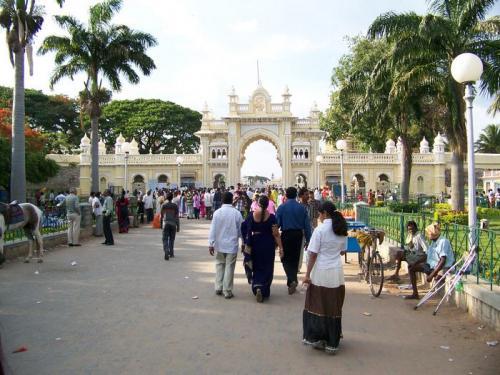 Mysore Palace (bangalore_100_1772.jpg) wird geladen. Eindrucksvolle Fotos von der indischen Halbinsel erwarten Sie.